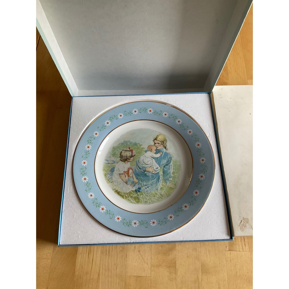 Vintage 1974 Avon Tenderness Commemorative Plate Pontesa Spain Ironstone Boxed